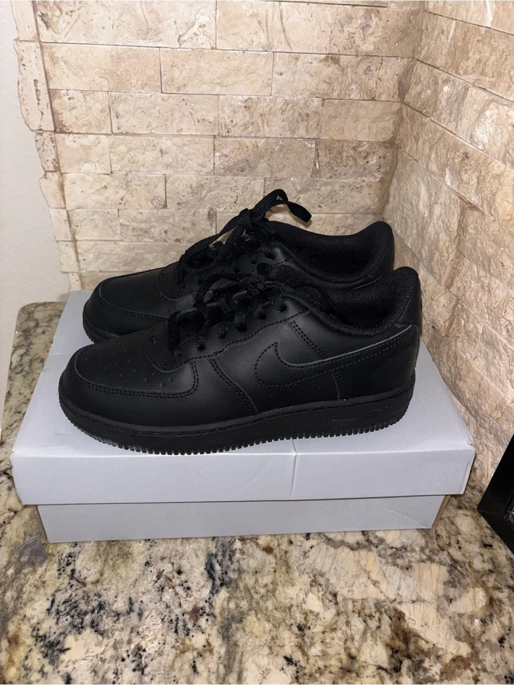 Nike Black Low-Top Youth Sneakers